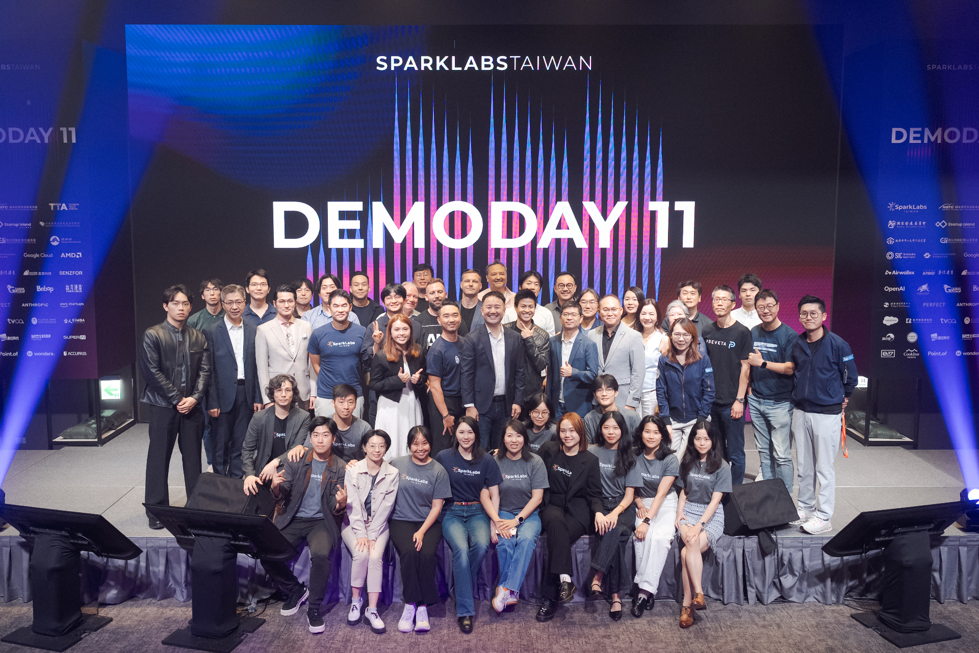 SparkLabs Batch 11 group photo at DemoDay 11